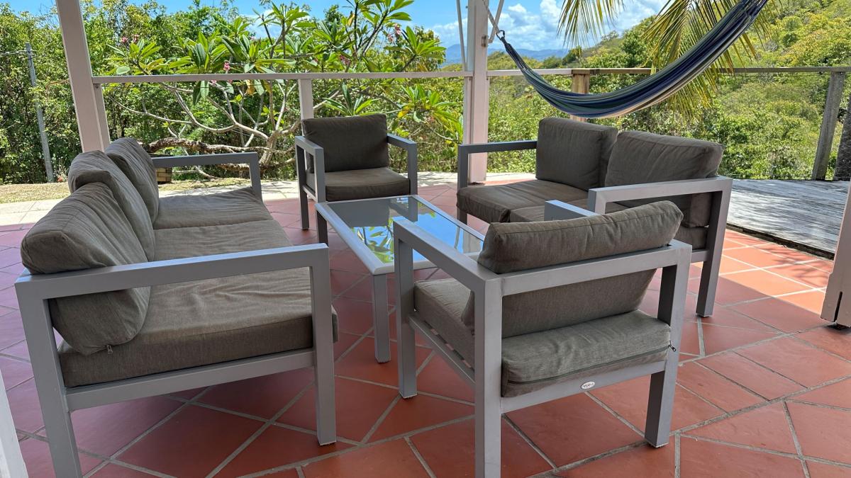 location villa martinique piscine  -salon extérieur 1